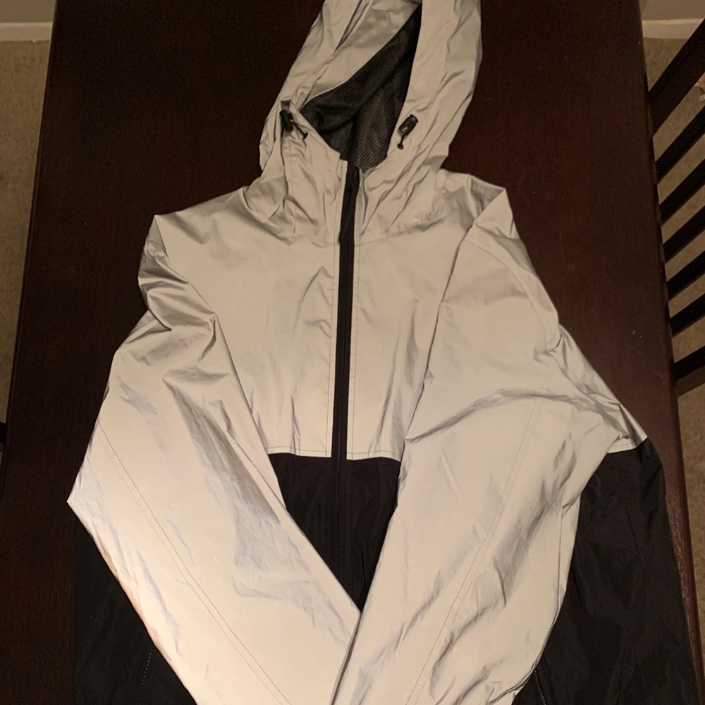 American eagle wind breaker